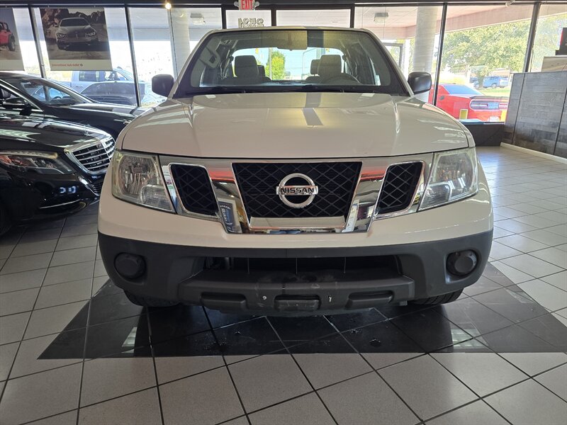 2021 Nissan Frontier S 4DR KING CAB - Photo 2 - Hamilton, OH 45015