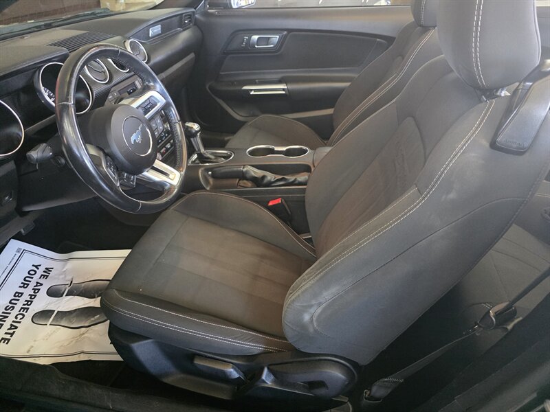 2019 Ford Mustang EcoBoost 2DR CONVERTIBLE - Photo 10 - Hamilton, OH 45015