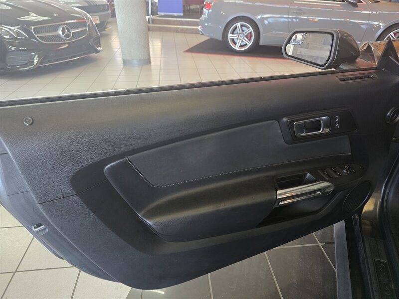 2019 Ford Mustang EcoBoost 2DR CONVERTIBLE - Photo 7 - Hamilton, OH 45015