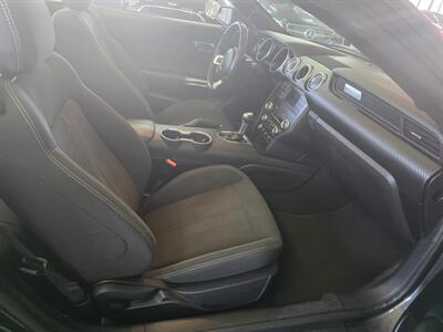 2019 Ford Mustang EcoBoost 2DR CONVERTIBLE - Photo 12 - Hamilton, OH 45015