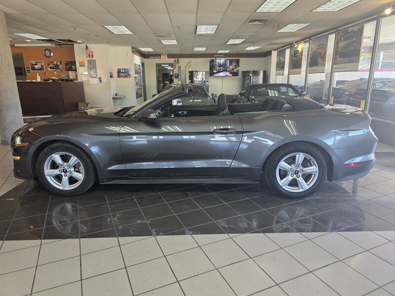 2019 Ford Mustang EcoBoost 2DR CONVERTIBLE - Photo 3 - Hamilton, OH 45015