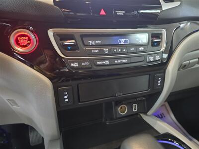 2019 Honda Ridgeline RTL-E 4DR CREW CAB 4X4   - Photo 24 - Hamilton, OH 45015