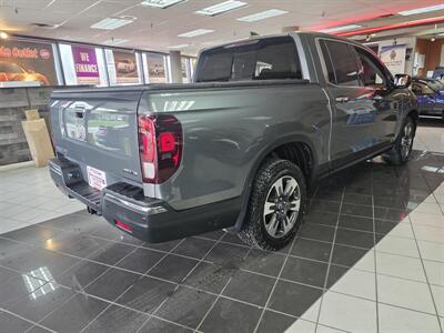 2019 Honda Ridgeline RTL-E 4DR CREW CAB 4X4   - Photo 4 - Hamilton, OH 45015