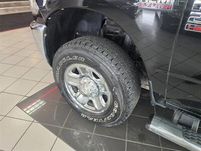 2018 RAM 2500 Tradesman 4DR CREW CAB 4X4   - Photo 31 - Hamilton, OH 45015