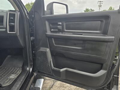 2018 RAM 2500 Tradesman 4DR CREW CAB 4X4   - Photo 13 - Hamilton, OH 45015