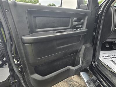 2018 RAM 2500 Tradesman 4DR CREW CAB 4X4   - Photo 8 - Hamilton, OH 45015