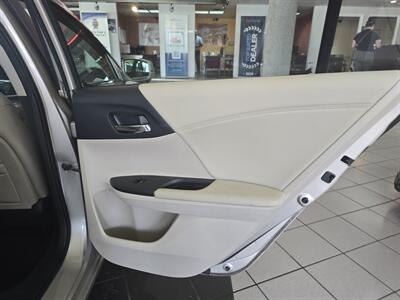 2013 Honda Accord EX-L   - Photo 14 - Hamilton, OH 45015