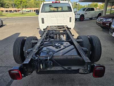 2019 Chevrolet Silverado 3500 Work Truck 2DR REGULAR CAB SWB CHASSIS   - Photo 10 - Hamilton, OH 45015