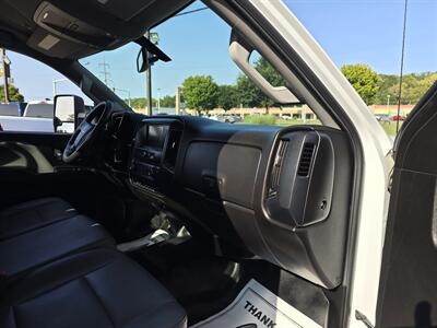 2019 Chevrolet Silverado 3500 Work Truck 2DR REGULAR CAB SWB CHASSIS   - Photo 9 - Hamilton, OH 45015