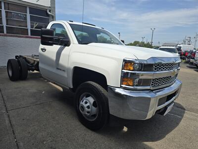 2019 Chevrolet Silverado 3500 Work Truck 2DR REGULAR CAB SWB CHASSIS   - Photo 2 - Hamilton, OH 45015