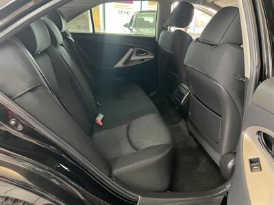 2011 Toyota Camry SE   - Photo 19 - Hamilton, OH 45015