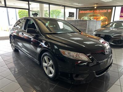 2011 Toyota Camry SE   - Photo 4 - Hamilton, OH 45015