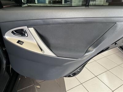 2011 Toyota Camry SE   - Photo 20 - Hamilton, OH 45015