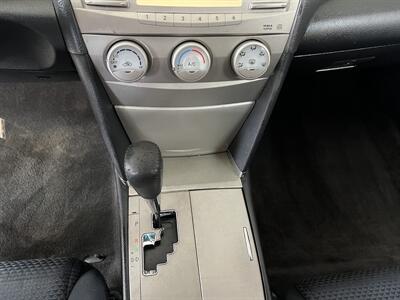 2011 Toyota Camry SE   - Photo 15 - Hamilton, OH 45015