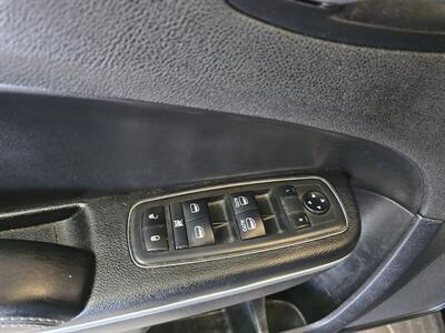 2021 Chrysler 300 Series S V6 4DR SEDAN   - Photo 16 - Hamilton, OH 45015