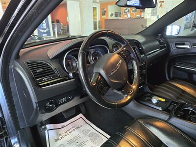 2021 Chrysler 300 Series S V6 4DR SEDAN   - Photo 7 - Hamilton, OH 45015