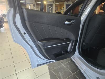 2022 Dodge Charger SXT 4DR SEDAN - Photo 9 - Hamilton, OH 45015
