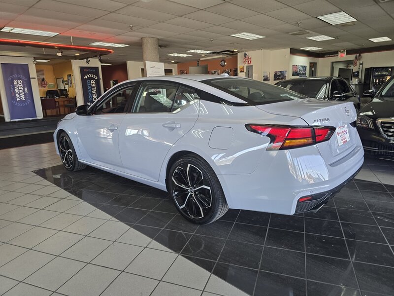 2025 Nissan Altima 2.5 SR 4DR SEDAN - Photo 4 - Hamilton, OH 45015