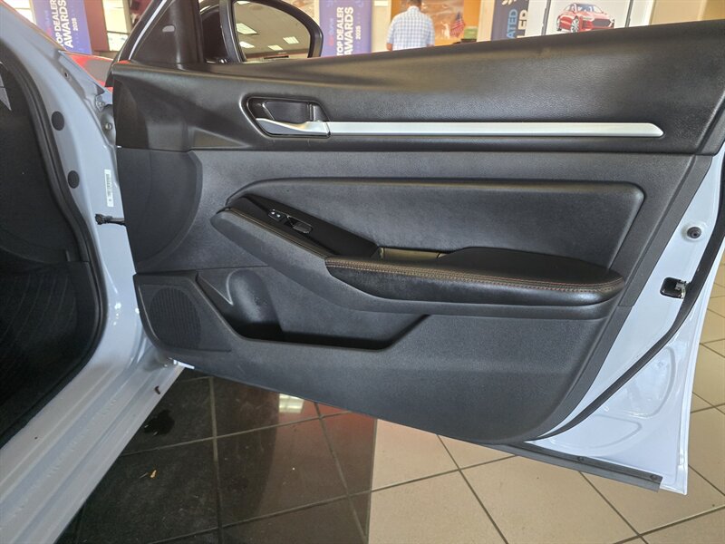 2025 Nissan Altima 2.5 SR 4DR SEDAN - Photo 12 - Hamilton, OH 45015