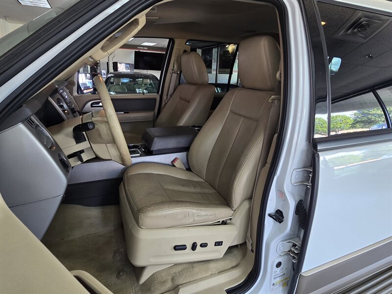 2014 Ford Expedition EL XLT 4DR SUV 4X4 - Photo 9 - Hamilton, OH 45015