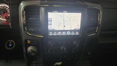 2015 RAM 1500 Sport 4DR CREW CAB 4X4   - Photo 16 - Hamilton, OH 45015