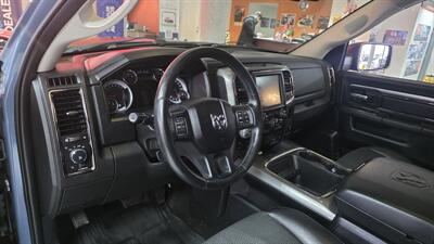 2015 RAM 1500 Sport 4DR CREW CAB 4X4   - Photo 11 - Hamilton, OH 45015