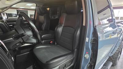 2015 RAM 1500 Sport 4DR CREW CAB 4X4   - Photo 10 - Hamilton, OH 45015