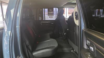 2015 RAM 1500 Sport 4DR CREW CAB 4X4   - Photo 25 - Hamilton, OH 45015