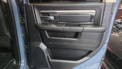 2015 RAM 1500 Sport 4DR CREW CAB 4X4   - Photo 26 - Hamilton, OH 45015