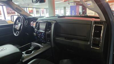 2015 RAM 1500 Sport 4DR CREW CAB 4X4   - Photo 29 - Hamilton, OH 45015