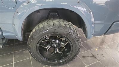 2015 RAM 1500 Sport 4DR CREW CAB 4X4   - Photo 33 - Hamilton, OH 45015