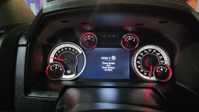 2015 RAM 1500 Sport 4DR CREW CAB 4X4   - Photo 12 - Hamilton, OH 45015