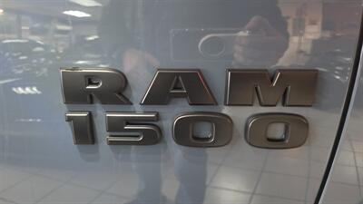 2015 RAM 1500 Sport 4DR CREW CAB 4X4   - Photo 39 - Hamilton, OH 45015