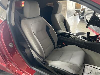 2016 Chevrolet Camaro LT 2DR COUPE/1LT   - Photo 20 - Hamilton, OH 45015
