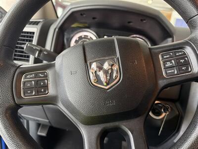 2017 RAM 1500 Express-QUAD CAB-4X4-V6   - Photo 20 - Hamilton, OH 45015