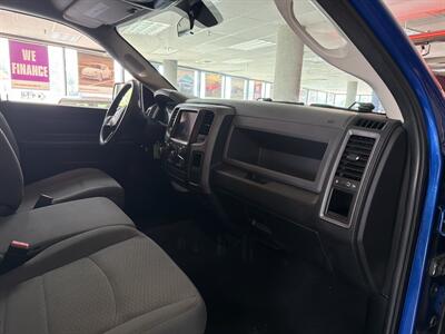 2017 RAM 1500 Express-QUAD CAB-4X4-V6   - Photo 13 - Hamilton, OH 45015