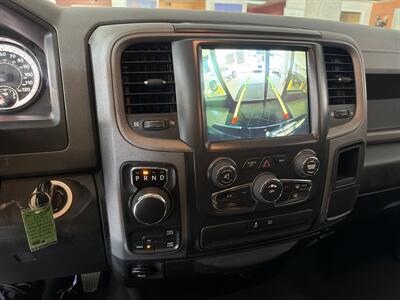 2017 RAM 1500 Express-QUAD CAB-4X4-V6   - Photo 21 - Hamilton, OH 45015