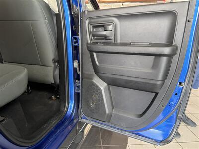 2017 RAM 1500 Express-QUAD CAB-4X4-V6   - Photo 16 - Hamilton, OH 45015