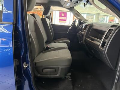 2017 RAM 1500 Express-QUAD CAB-4X4-V6   - Photo 14 - Hamilton, OH 45015