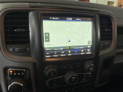 2017 RAM 1500 Express-QUAD CAB-4X4-V6   - Photo 26 - Hamilton, OH 45015