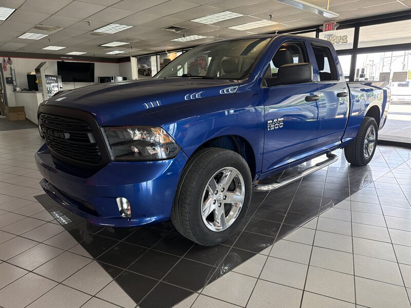 2017 RAM 1500 Express-QUAD CAB-4X4-V6   - Photo 1 - Hamilton, OH 45015