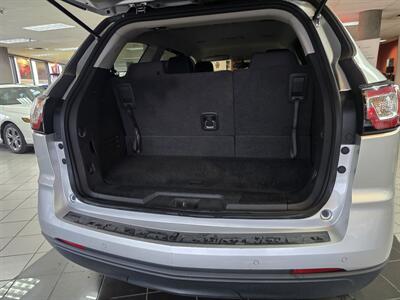 2015 Chevrolet Traverse LT 4DR SUV w/1LT   - Photo 35 - Hamilton, OH 45015