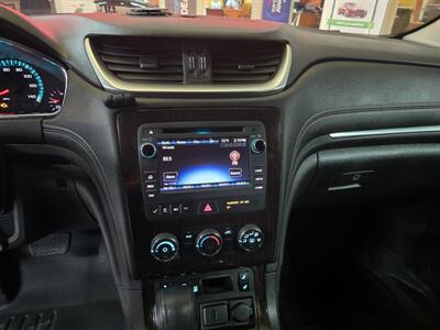 2015 Chevrolet Traverse LT 4DR SUV w/1LT   - Photo 31 - Hamilton, OH 45015
