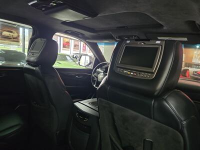2018 Cadillac Escalade Platinum 4DR SUV AWD   - Photo 17 - Hamilton, OH 45015