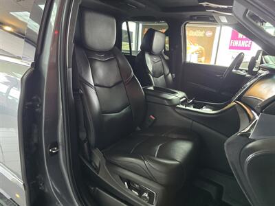 2018 Cadillac Escalade Platinum 4DR SUV AWD   - Photo 15 - Hamilton, OH 45015
