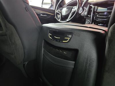 2018 Cadillac Escalade Platinum 4DR SUV AWD   - Photo 18 - Hamilton, OH 45015