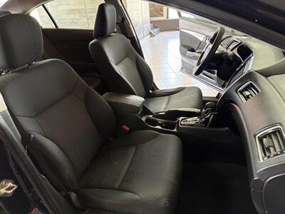 2015 Honda Civic EX 4DR SEDAN   - Photo 22 - Hamilton, OH 45015