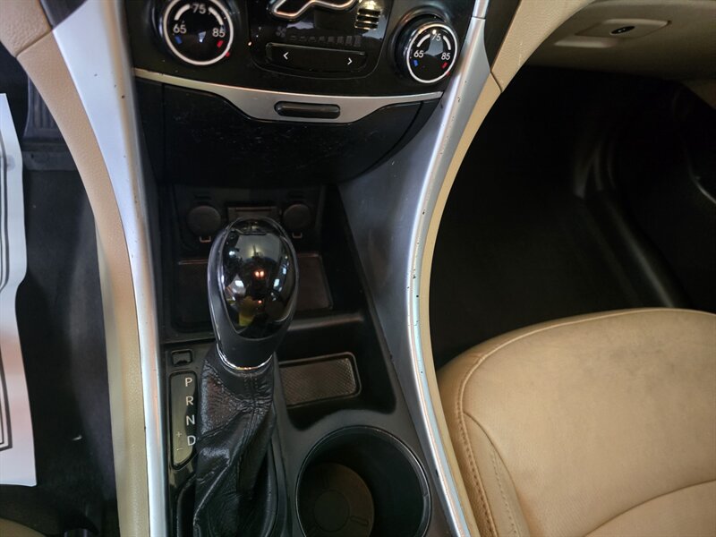 2011 Hyundai SONATA Limited 2.0T 4DR SEDAN - Photo 19 - Hamilton, OH 45015