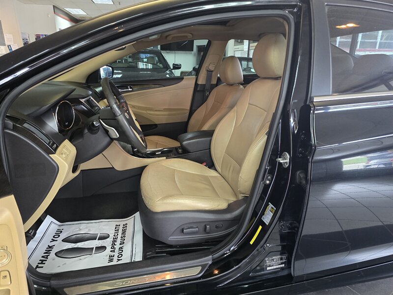 2011 Hyundai SONATA Limited 2.0T 4DR SEDAN - Photo 9 - Hamilton, OH 45015