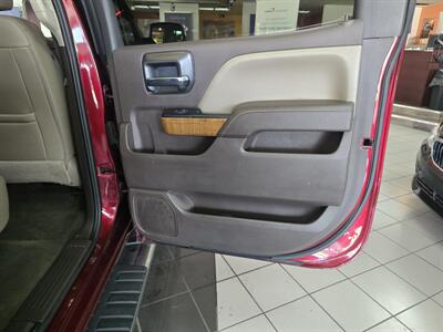 2017 GMC Sierra 1500 SLT CREW CAB4X4/Z71   - Photo 16 - Hamilton, OH 45015